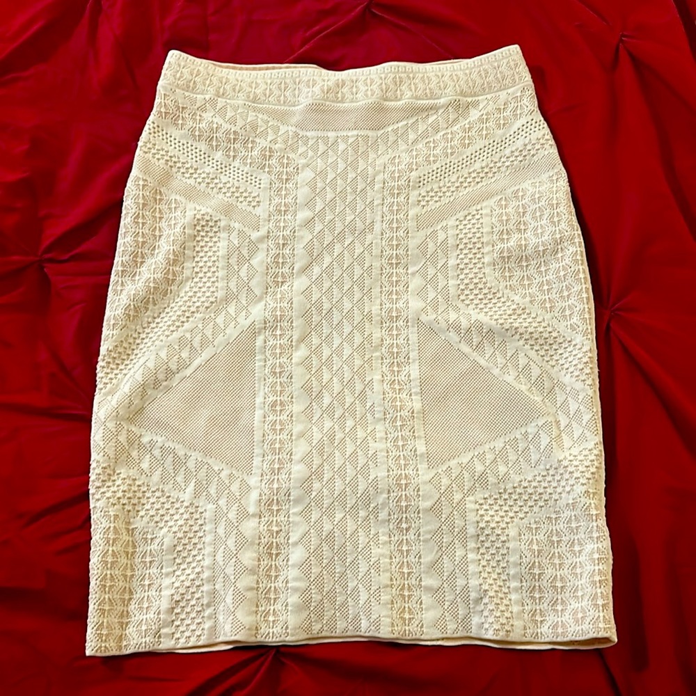 White BCBG Maxaria Pencil Skirt 🔥🔥